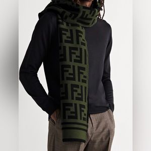 Brand New Fendi Large Wool Silk Scarf Green Made in Italy